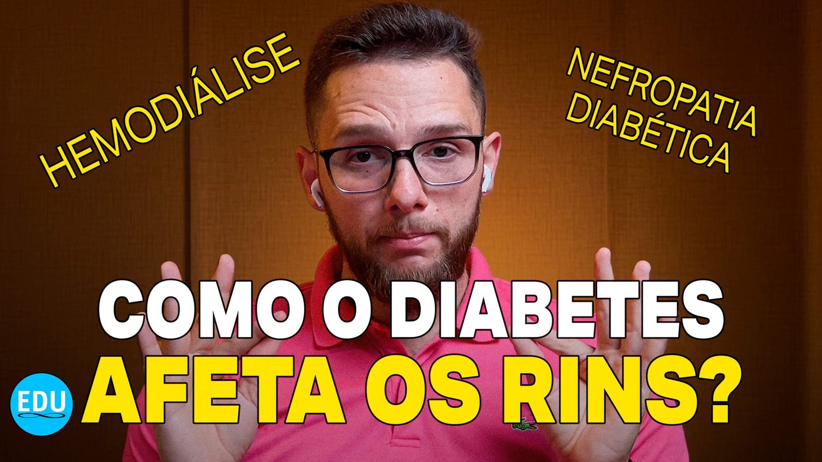 A nefropatia diabética é uma complicação do diabetes que afeta os rins. Quando os níveis de açúcar no sangue estão elevados por um período prolongado, os vasos sanguíneos dos rins ficam danificados, o que pode levar à perda progressiva da função renal. Os sinais e sintomas da nefropatia diabética incluem aumento da pressão arterial, inchaço dos tornozelos, perda de proteínas na urina e, eventualmente, insuficiência renal. É importante controlar os níveis de açúcar no sangue e pressão arterial para prevenir a progressão da nefropatia diabética. Se você é diabético, é fundamental manter uma dieta saudável e fazer exercícios regularmente, além de seguir a orientação de seu médico.