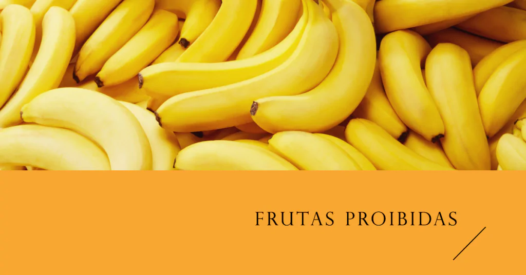 Frutas proibidas para diabetes. O artigo aborda as frutas que devem ser evitadas por pessoas com diabetes devido ao seu alto índice glicêmico ou alta concentração de açúcares. Além disso, oferece alternativas saudáveis e dicas de consumo para ajudar a manter os níveis de glicose sob controle. É crucial que diabéticos façam escolhas conscientes ao incluir frutas na dieta para evitar complicações.